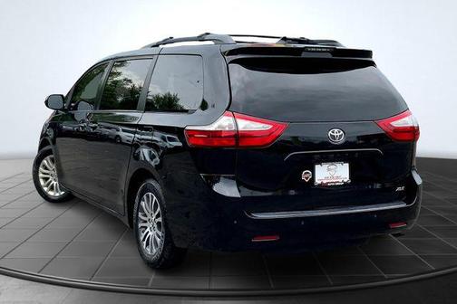 2019 Toyota Sienna XLE