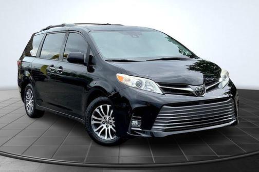 2019 Toyota Sienna XLE