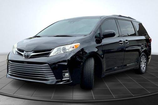 2019 Toyota Sienna XLE