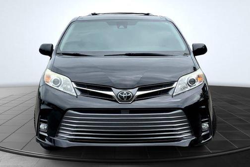 2019 Toyota Sienna XLE