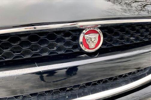 2017 Jaguar F-TYPE Premium