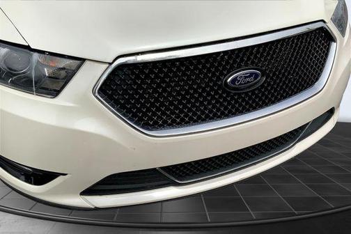 2016 Ford Taurus SHO
