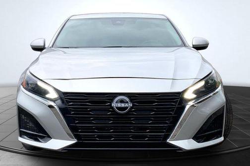 Brilliant Silver Metallic 2023 Nissan Altima 2.5 SV