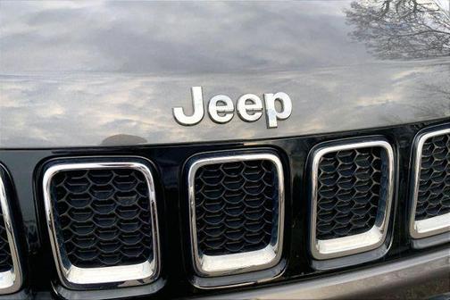 Granite Crystal Metallic Clearcoat 2019 Jeep Compass Limited