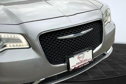 2015 Chrysler 300 Limited