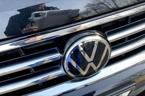 2024 Volkswagen Tiguan 2.0T Wolfsburg Edition