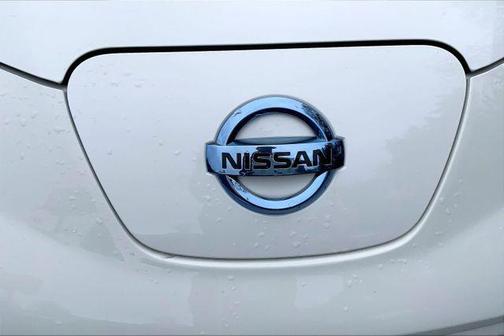 White 2015 Nissan Leaf S