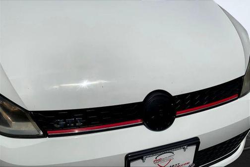 2015 Volkswagen Golf GTI 2.0T SE 4-Door