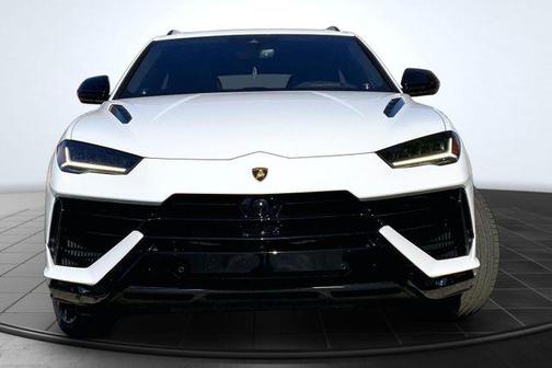 White 2023 Lamborghini Urus S
