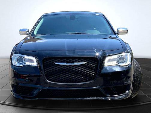 Gloss Black 2018 Chrysler 300 Limited