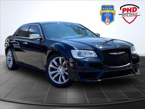 Gloss Black 2018 Chrysler 300 Limited