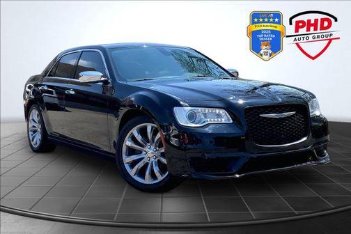 Gloss Black 2018 Chrysler 300 Limited