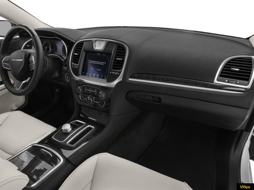 Gloss Black 2018 Chrysler 300 Limited