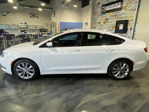 Bright White Clearcoat 2016 Chrysler 200 S