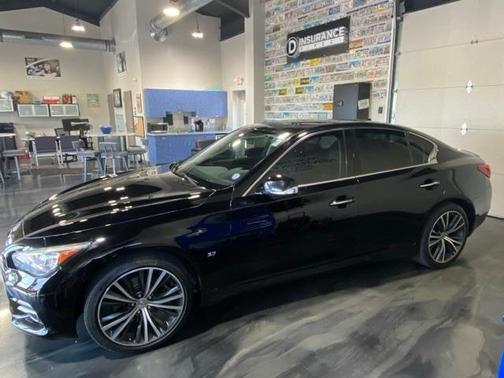 2015 INFINITI Q50 Base