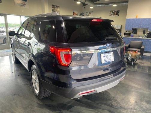 Blue 2017 Ford Explorer XLT