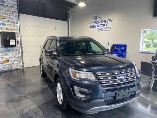 Blue 2017 Ford Explorer XLT