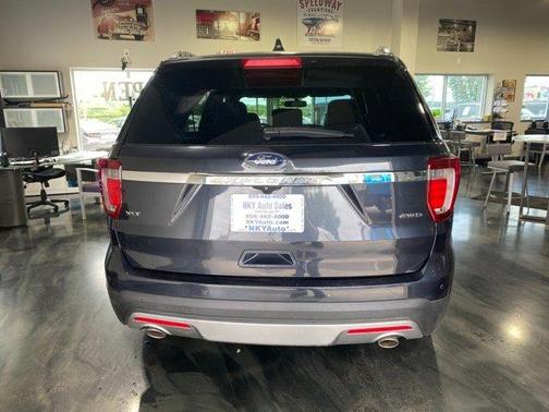 Blue 2017 Ford Explorer XLT