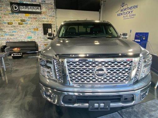 2017 Nissan Titan SL