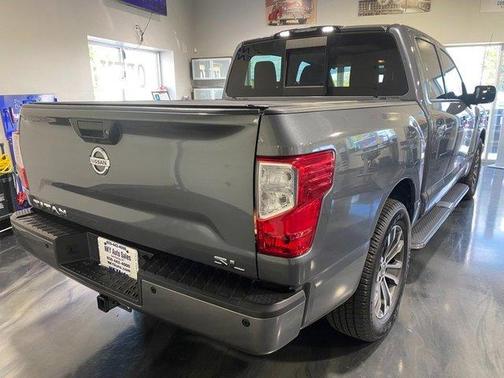 2017 Nissan Titan SL