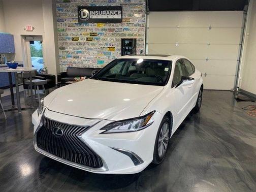 White 2019 Lexus ES 350