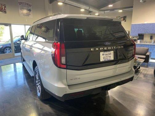 White 2025 Ford Expedition Max Active
