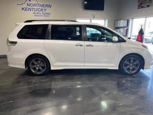 2017 Toyota Sienna SE Premium