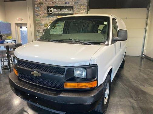Summit White 2009 Chevrolet Express 2500 Cargo