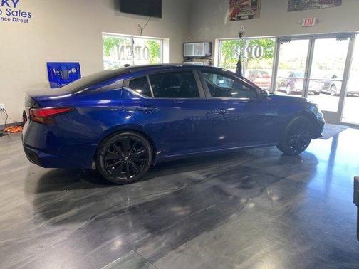 Deep Blue Pearl 2021 Nissan Altima 2.5 SR