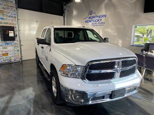 Bright White Clearcoat 2022 RAM 1500 Classic Tradesman