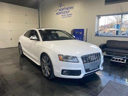 White 2009 Audi S5 4.2 quattro