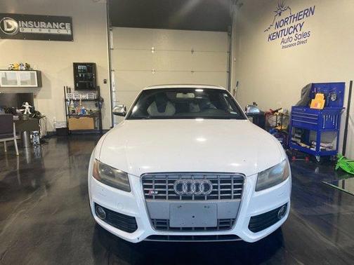White 2009 Audi S5 4.2 quattro