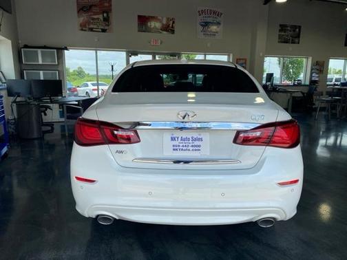 2019 INFINITI Q70 3.7X LUXE