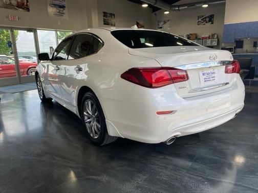 2019 INFINITI Q70 3.7X LUXE