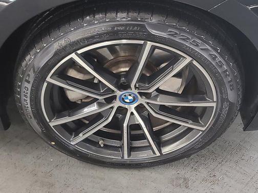 2022 BMW 330e Base