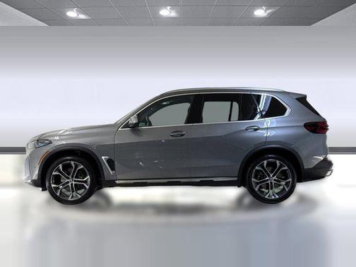 Skyscraper Grey Metallic 2026 BMW X5 sDrive40i