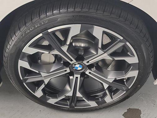 2025 BMW 330 i