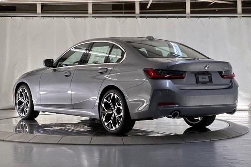 Skyscraper Grey Metallic 2026 BMW 330 330i