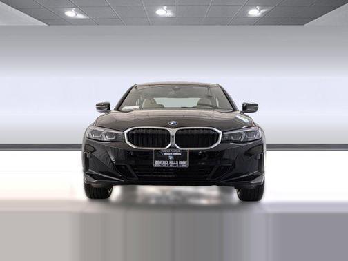 Jet Black 2025 BMW 330 330i