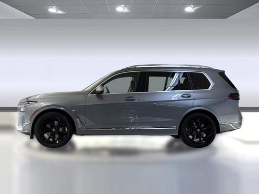 Skyscraper Grey Metallic 2023 BMW X7 xDrive40i