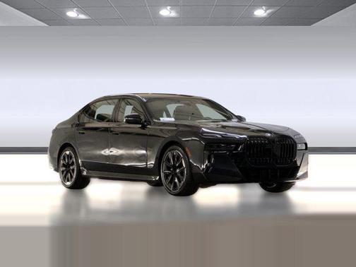 2026 BMW 740 740i