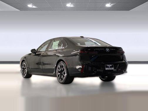 2026 BMW 740 740i