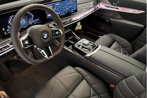 2026 BMW 740 740i