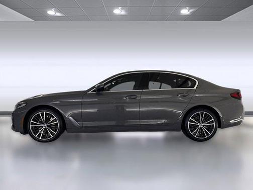 2022 BMW 530 i