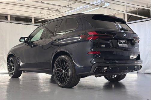 2026 BMW X5 M60i