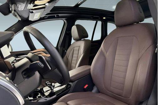 Mineral White Metallic 2023 BMW X3 sDrive30i