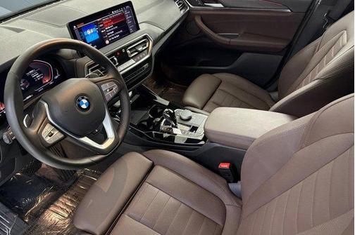 Mineral White Metallic 2023 BMW X3 sDrive30i