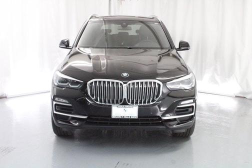 Photo 2 of 38 of 2019 BMW X5 xDrive40i