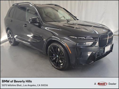 2023 BMW X7 M60i