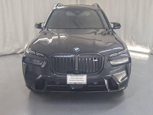 2023 BMW X7 M60i